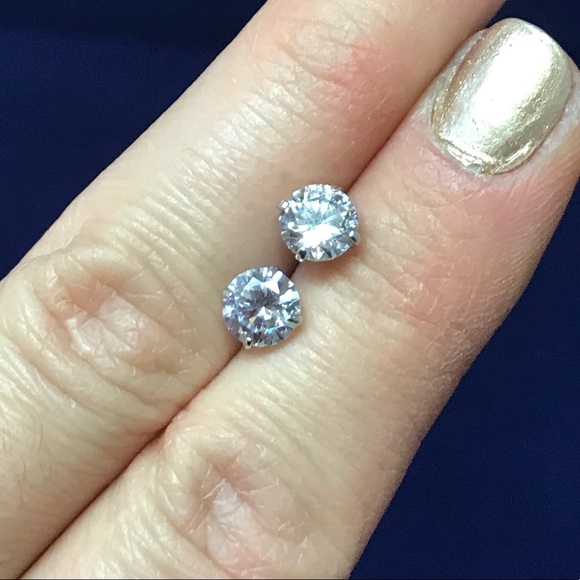 @danglina Jewelry - 2 carat simulated diamonds in 14k white gold
